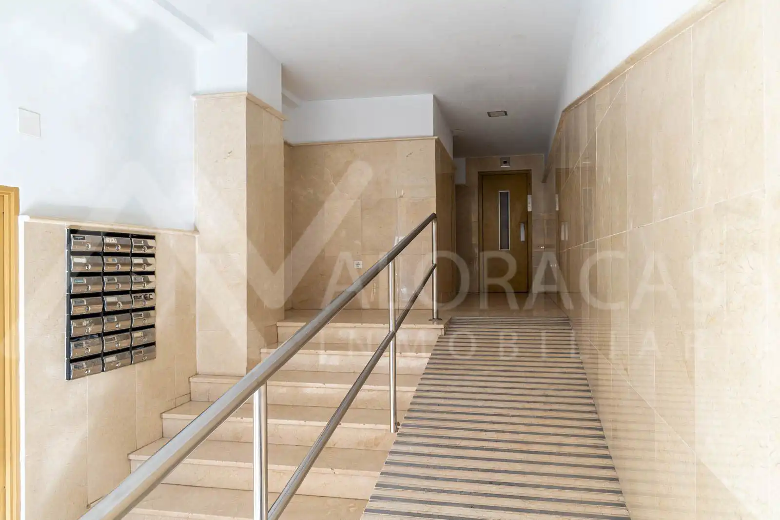 Flat for rent in Calle Orfila, Parque Ayala - Jardín de la Abadía - Huelín