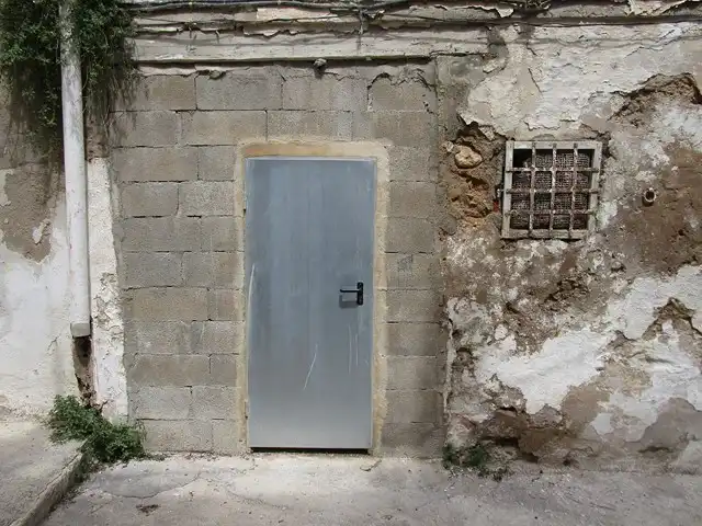 Vista exterior de Traster en venda en Tortosa