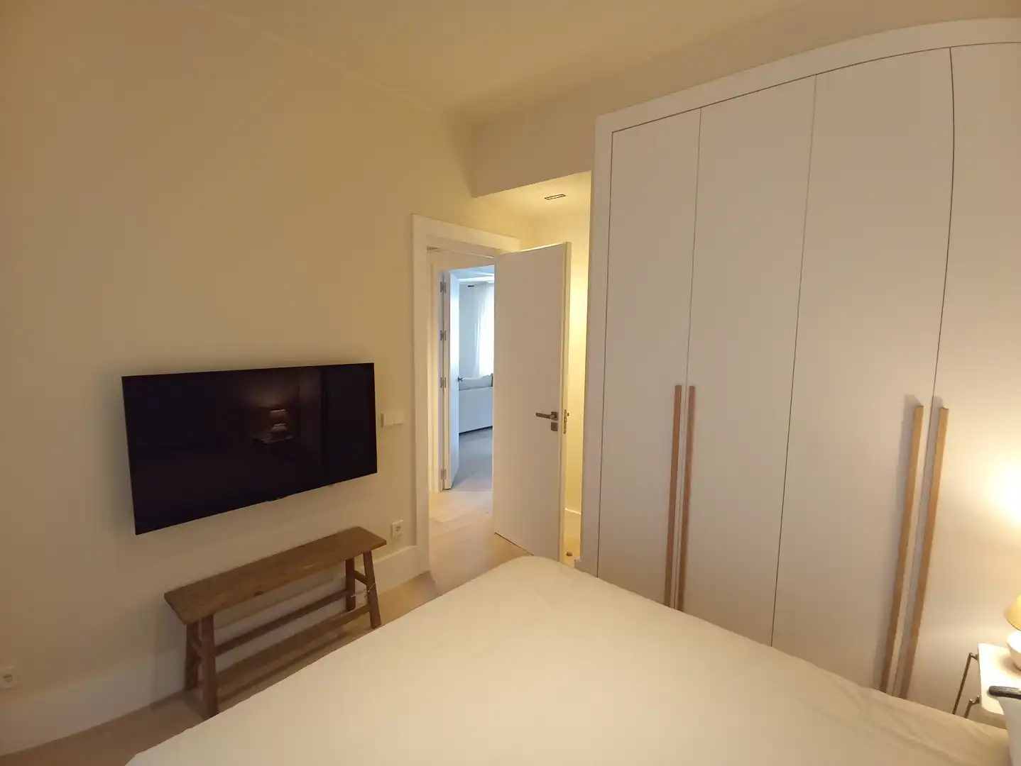 Flat for rent in Calle Asturias, Parque San Francisco - Uría