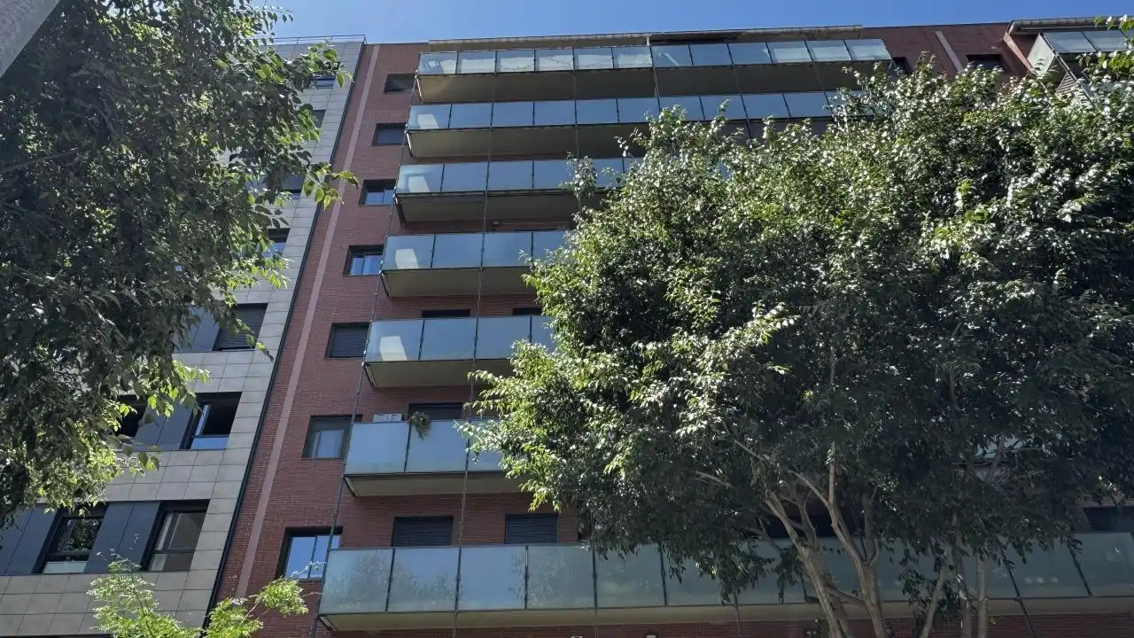 Vista exterior de Pis en venda en Barcelona amb Aire condicionat, Calefacció i Parquet