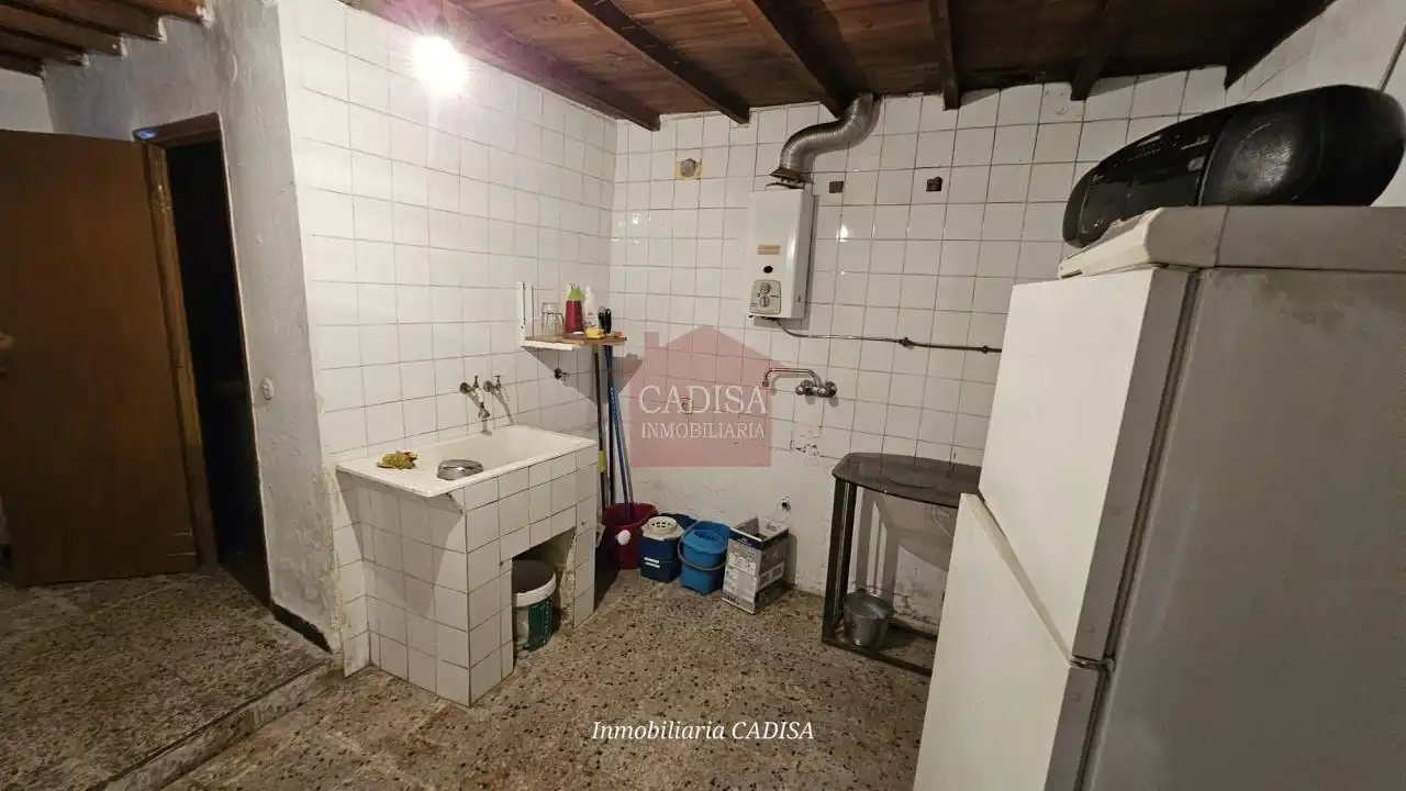 Cuina de Casa o xalet en venda en Parada de Arriba amb Calefacció, Terrassa i Traster