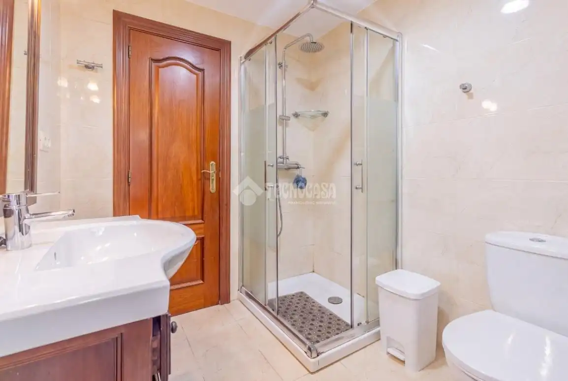 Bathroom of Flat for sale in Santa Marta de Tormes  with Heating
