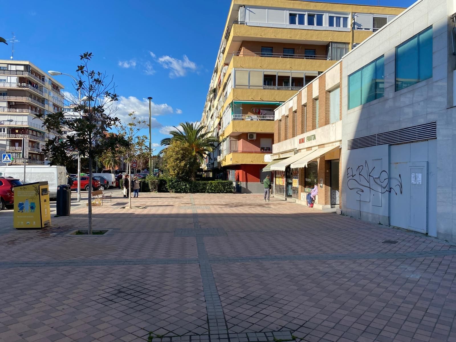 Vista exterior de Local en venda en  Madrid Capital