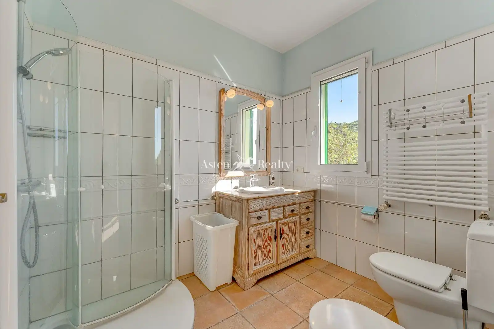 Badezimmer von Haus oder Chalet zum Verkauf in Guía de Isora mit Terrasse, Schwimmbad und Möbliert