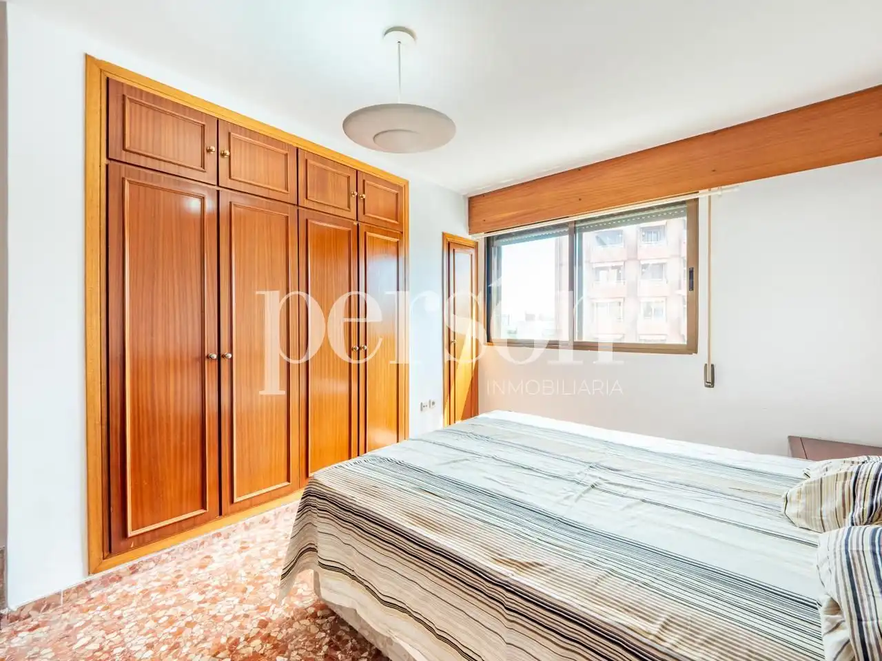 Habitación de Piso de alquiler en Valencia con Aire acondicionado, Parquet y Amueblado