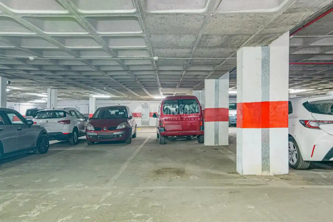 Garaje en venta en C. Sta Isabel la Real, Barrio de Albaicín