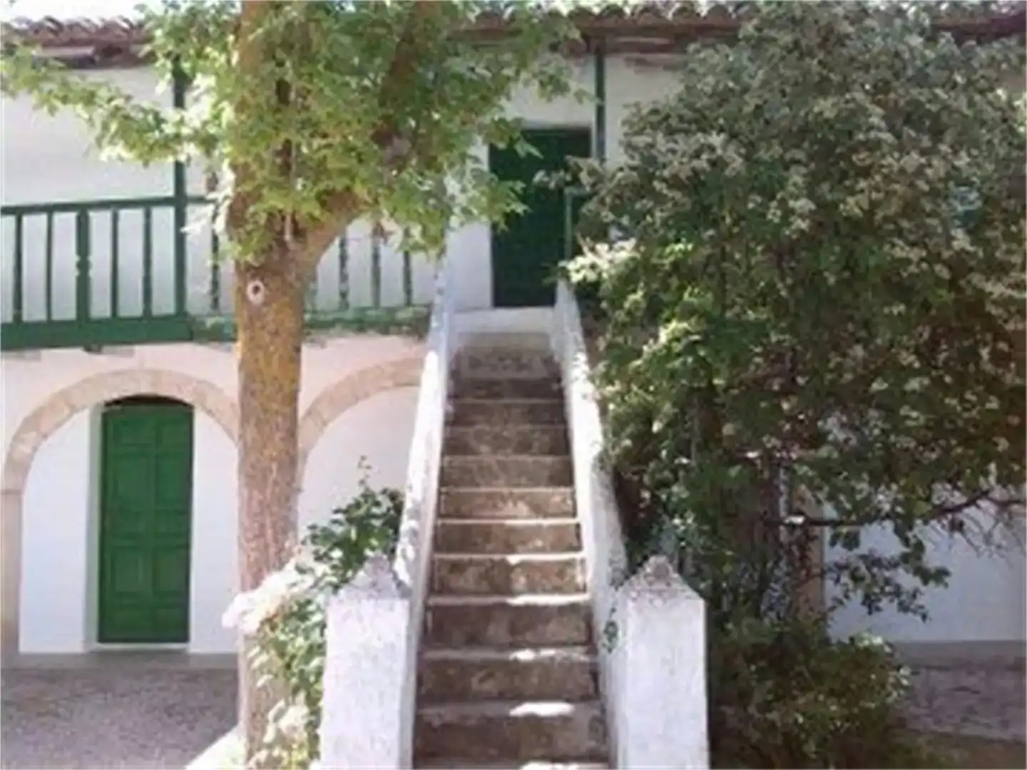 Vista exterior de Pis en venda en Villalpardo amb Jardí privat, Piscina i Balcó
