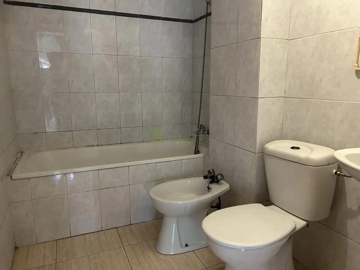 Baño de Piso en venta en Castellón de la Plana / Castelló de la Plana con Aire acondicionado, Calefacción y Trastero