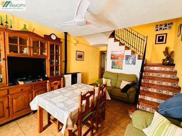 Casa amb balcó en venda a Càlig