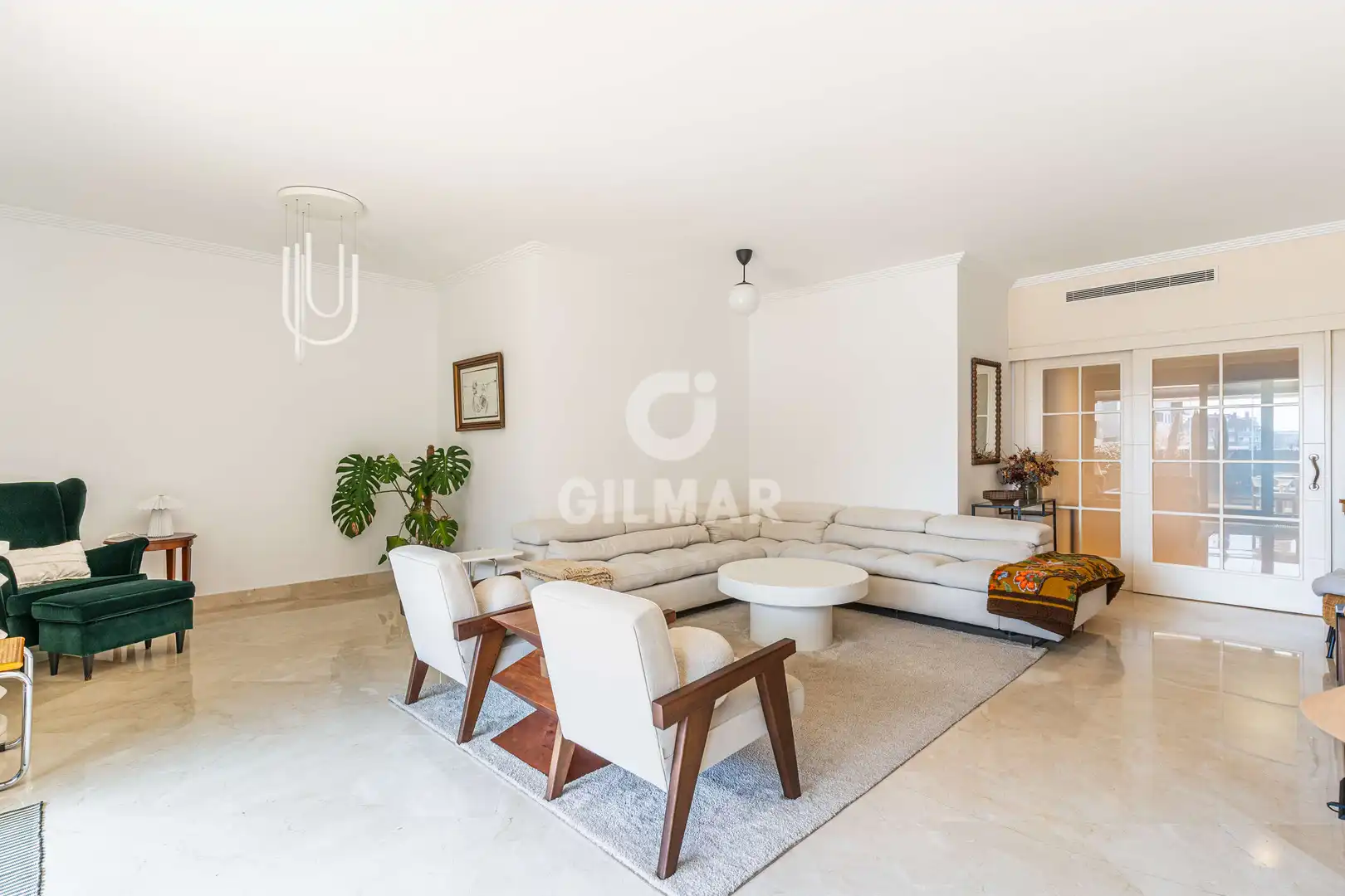 Sala d'estar de Planta baixa en venda en Pozuelo de Alarcón amb Calefacció, Jardí privat i Traster