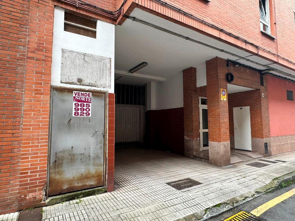 Parking de Local en venta en Gijón 