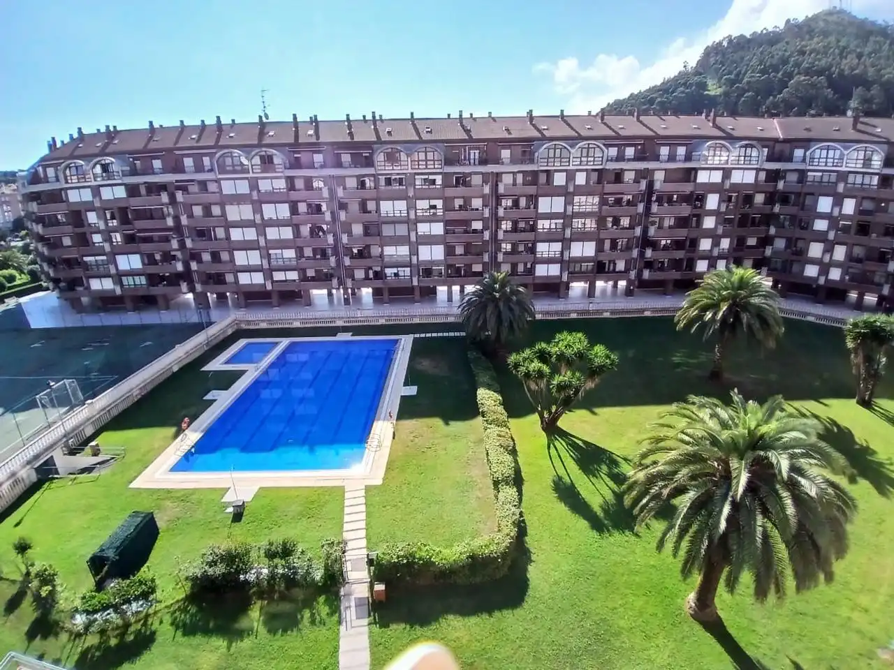 Swimming pool of Flat for sale in Castro-Urdiales  with Heating, Parquet flooring and Terrace
