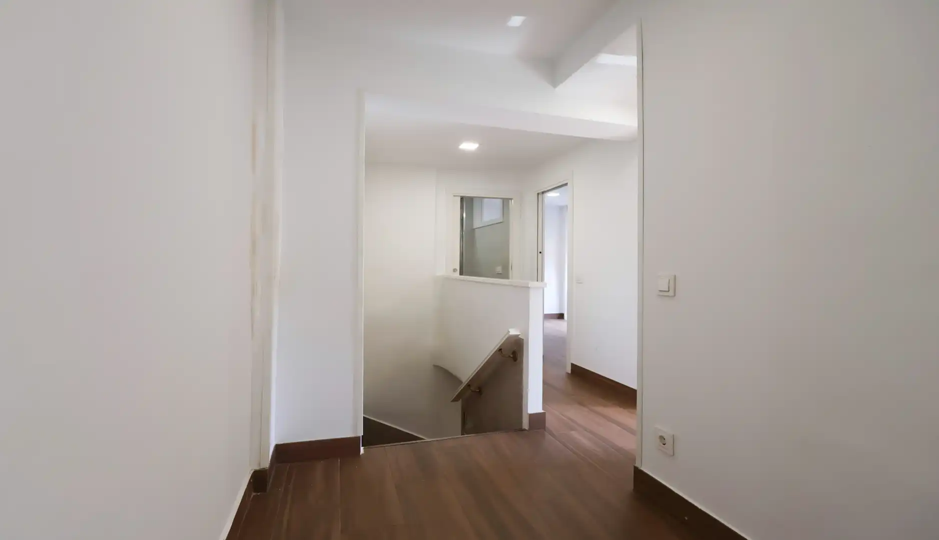Einfamilien-Reihenhaus zum Verkauf in Moraleja de Enmedio mit Terrasse und Balkon
