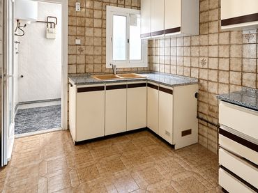 Appartamento con balcone in vendita a Zona Industrial