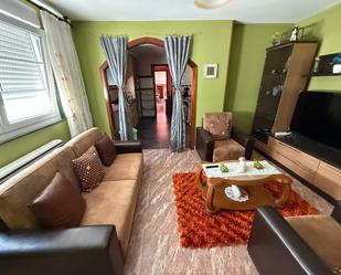 Sala d'estar de Àtic en venda en Noia amb Moblat
