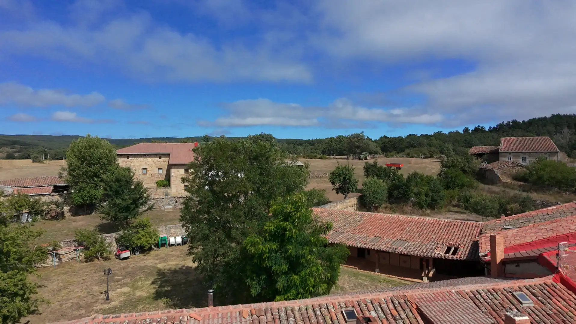 Vista exterior de Edificio en venta en Valderredible
