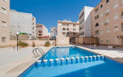 Piscina de Pis en venda en Torrevieja amb Terrassa i Moblat
