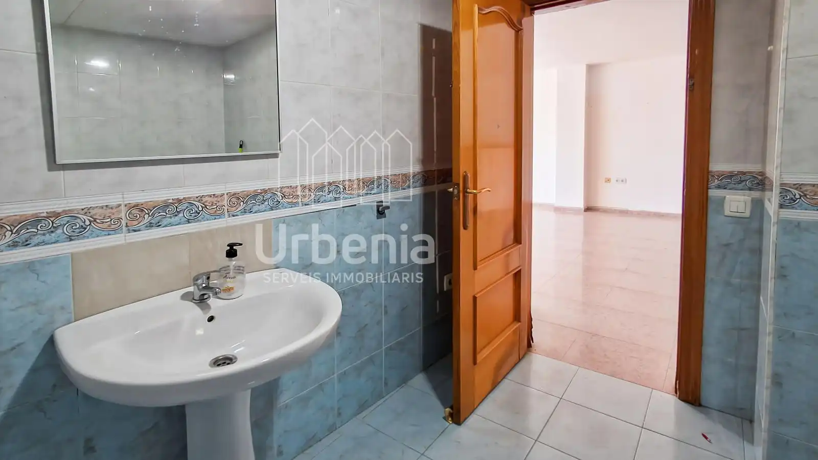 Baño de Piso en venta en Mataró con Calefacción