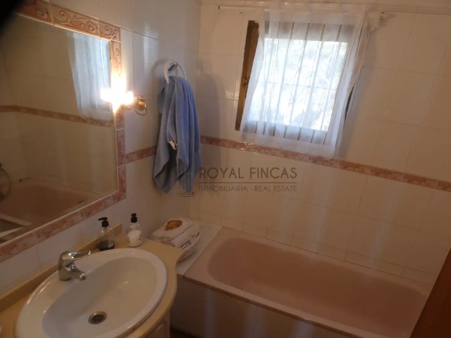 Badezimmer von Country house zum Verkauf in Benalmádena mit Privatgarten, Terrasse und Schwimmbad
