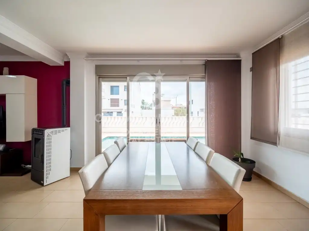 Dining room of Houses for sale in Oliva  with Air Conditioner, Terrace and Swimming Pool