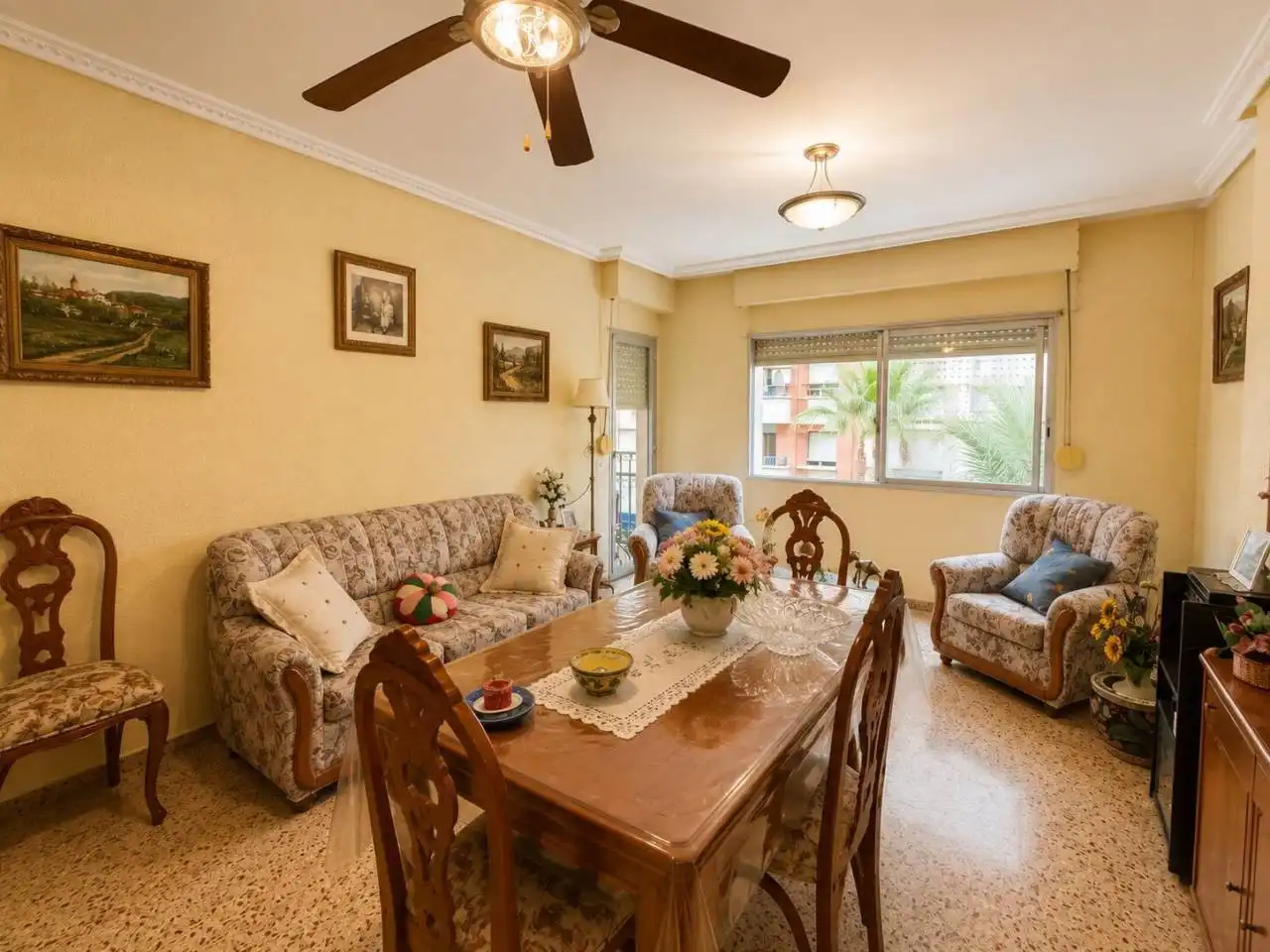 Living room of Flat for sale in Vila-real  with Storage room, Furnished and Balcony