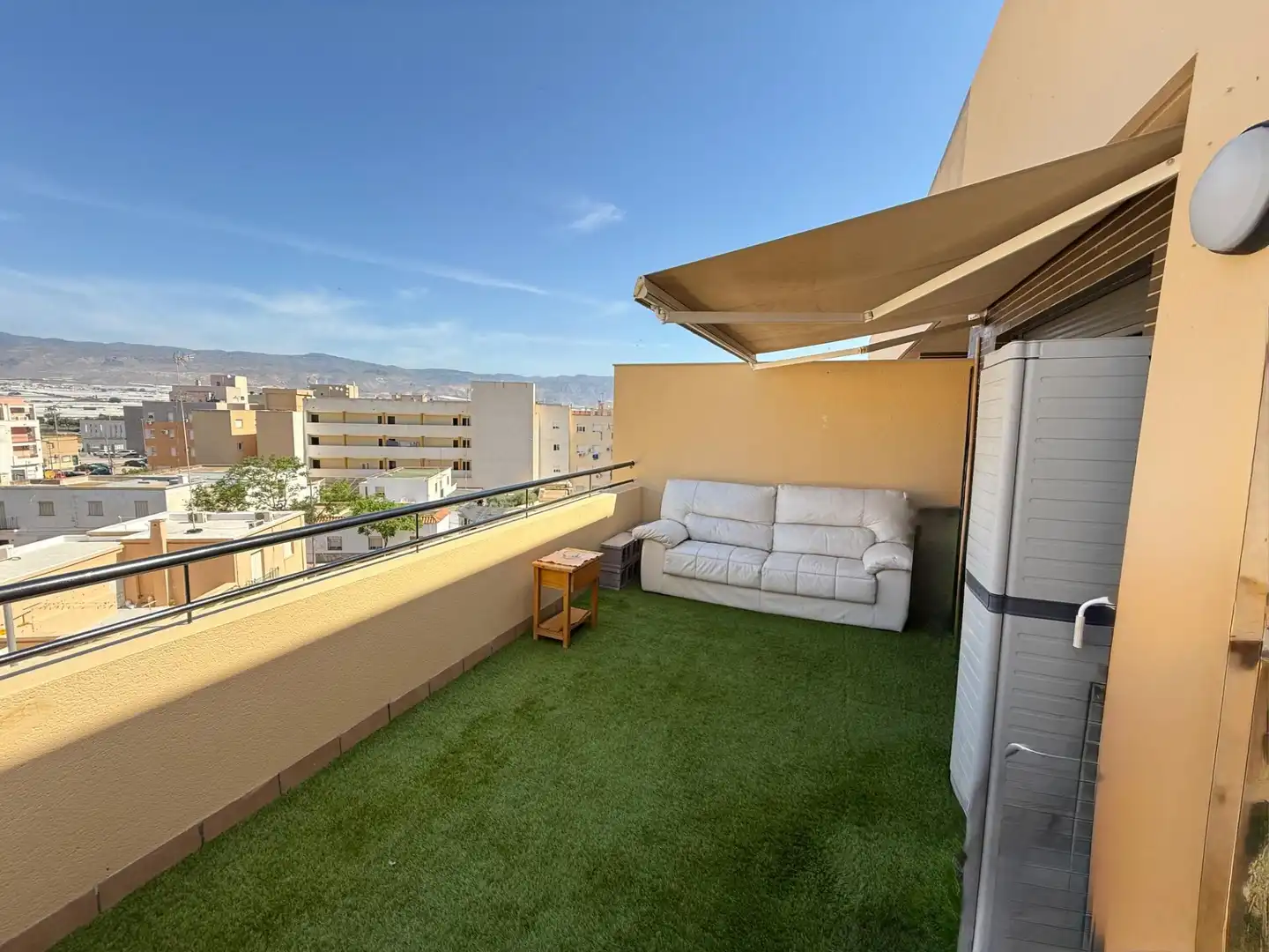 Terrassa de Àtic en venda en Roquetas de Mar amb Terrassa i Moblat