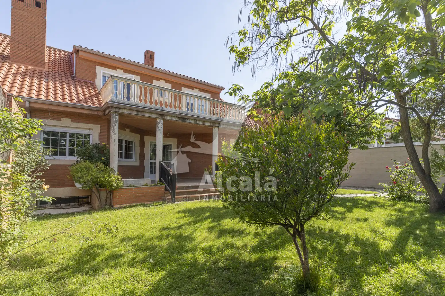 Vista exterior de Casa adosada en venta en Villalbilla con Aire acondicionado, Calefacción y Parquet