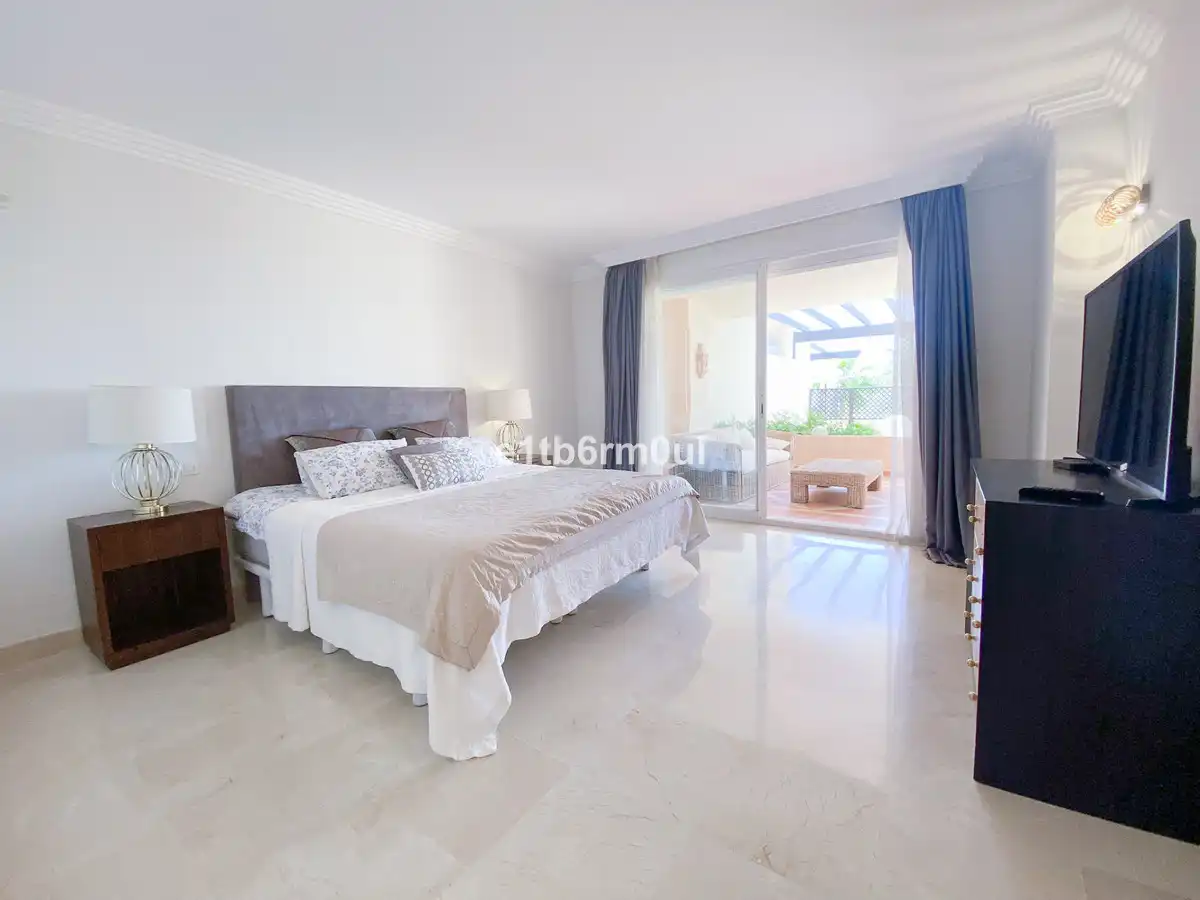 Piso con ascensor en venta en Nueva Andalucía, imagen 5