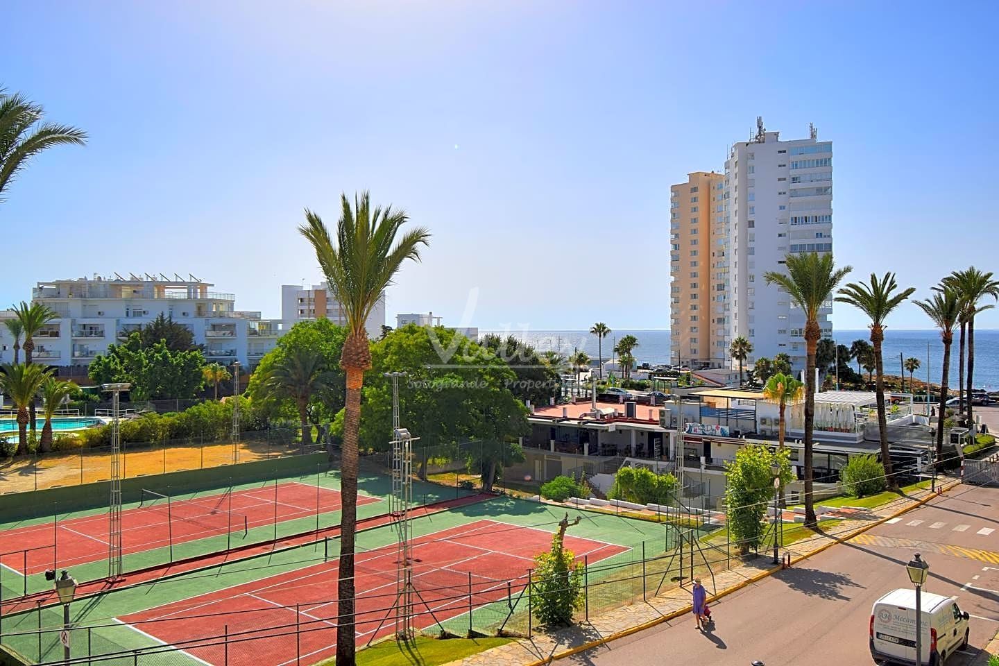 Exterior view of Single-family semi-detached for sale in Sotogrande  with Air Conditioner, Terrace and Storage room