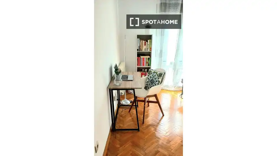 Habitación en Avenida Europa