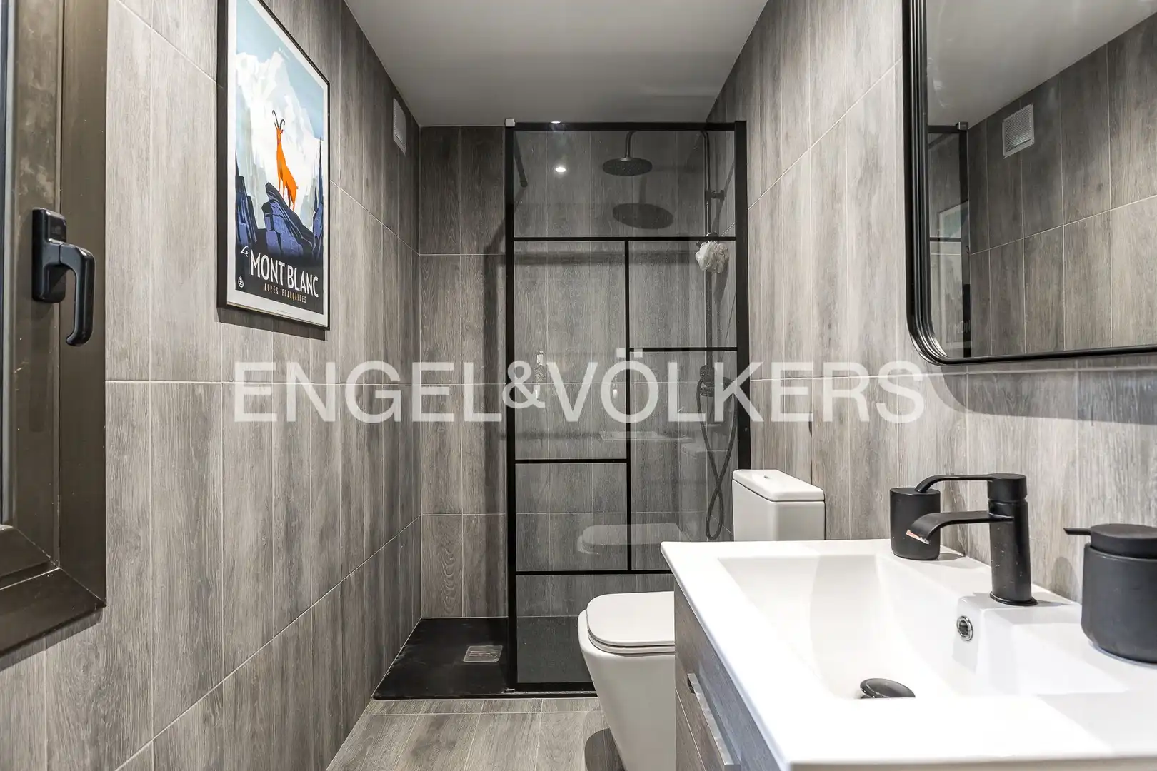Baño de Piso en venta en Barcelona con Aire acondicionado, Calefacción y Amueblado