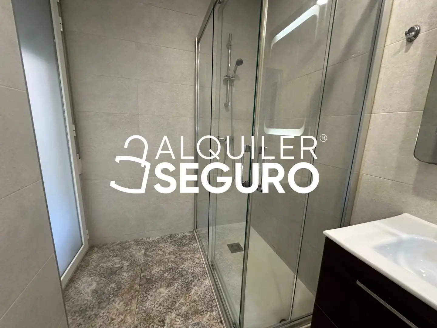 Baño de Piso de alquiler en Valencia con Aire acondicionado y Amueblado