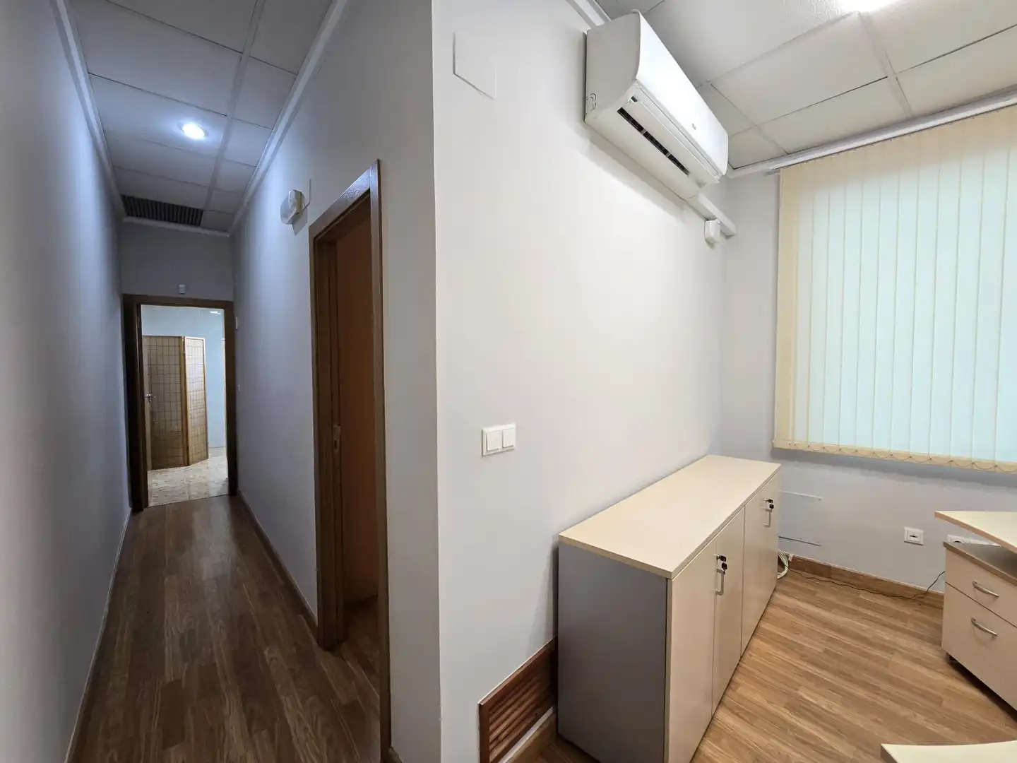 Local de alquiler en Torrevieja con Aire acondicionado, Parquet y Amueblado