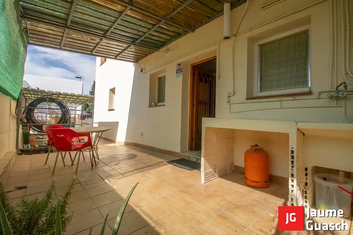 Vista exterior de Casa adosada en venta en Torredembarra con Aire acondicionado, Calefacción y Jardín privado
