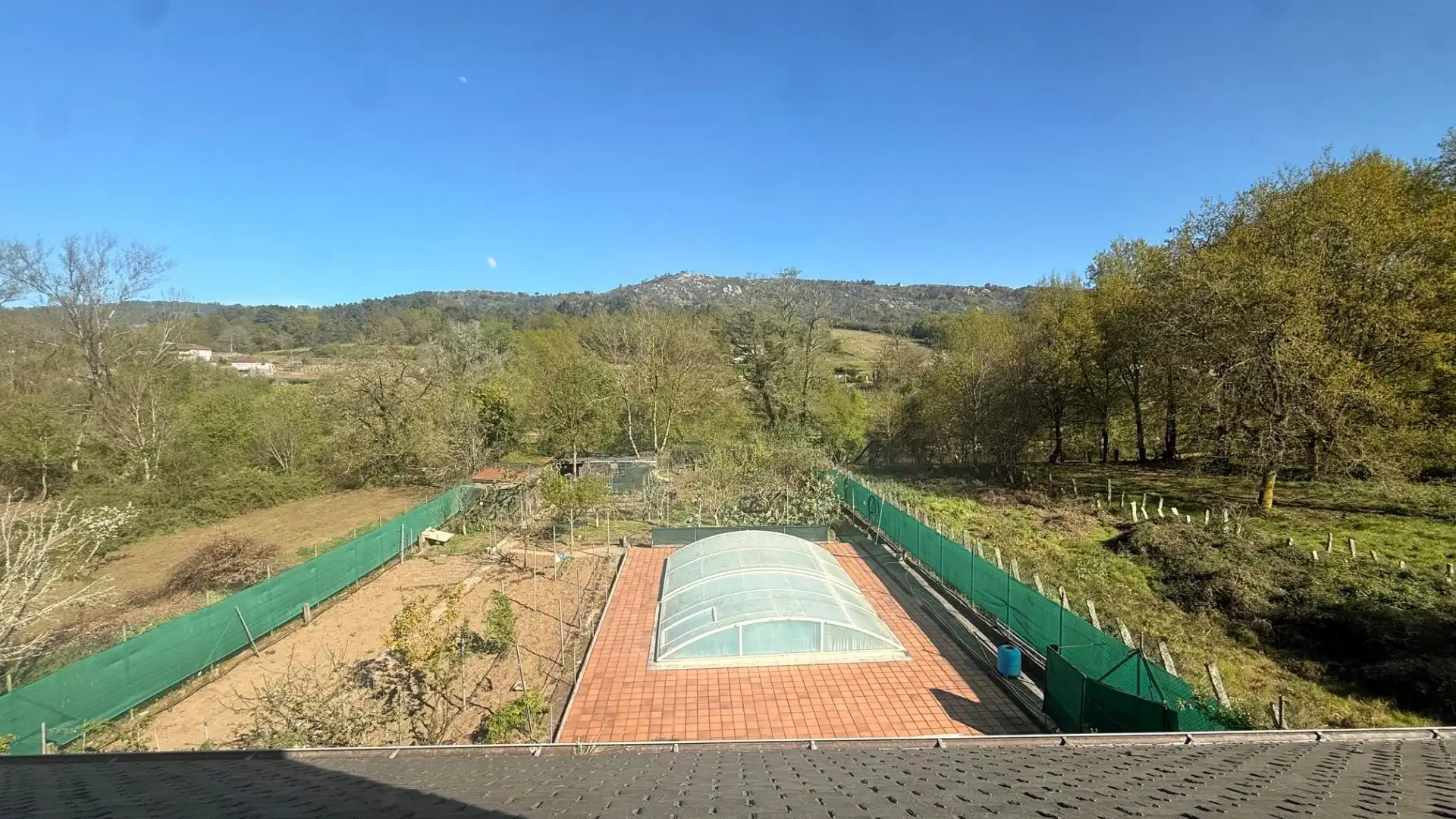 Piscina de Casa o chalet en venta en Leiro con Jardín privado, Terraza y Trastero