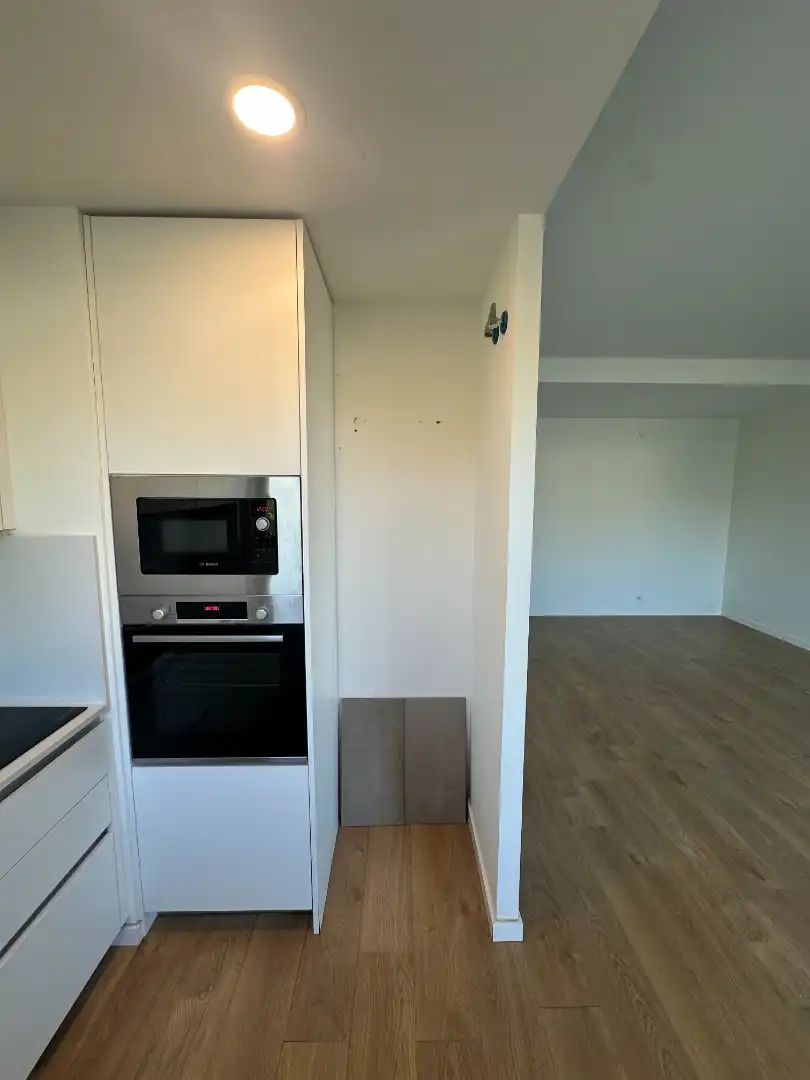Kitchen of Flat for rent in L'Hospitalet de Llobregat  with Air Conditioner, Parquet flooring and Oven