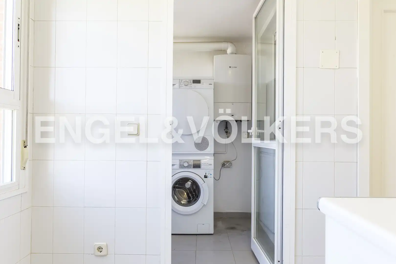 Bathroom of Flat for rent in Madrid  with Air Conditioner, Heating and Parquet flooring