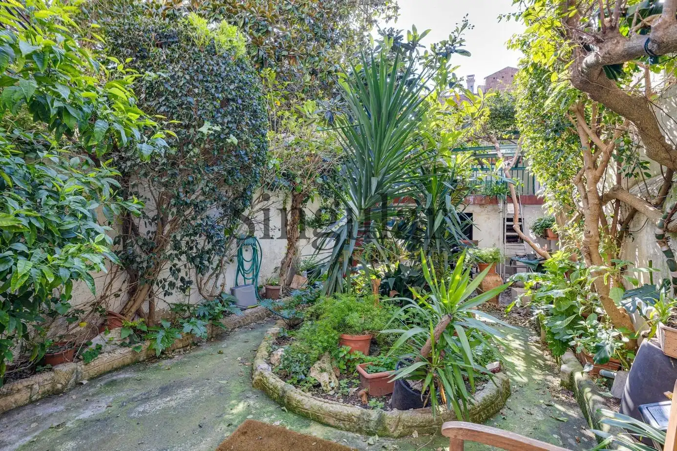 Jardí de Edifici en venda en Barcelona