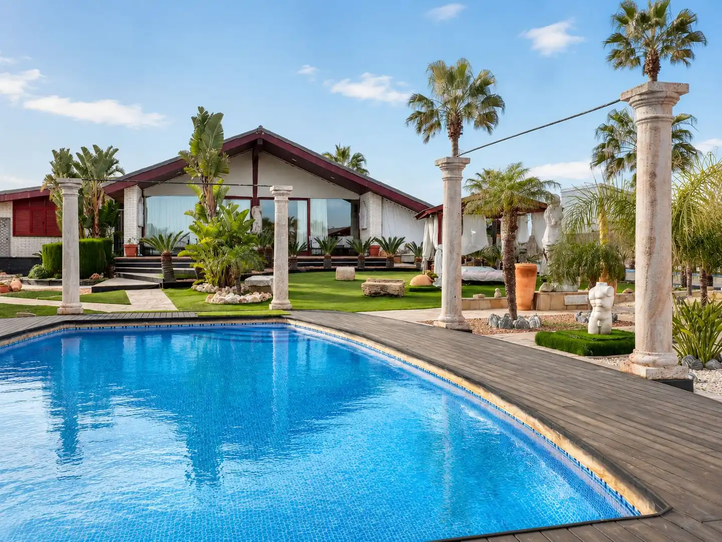 Swimming pool of Houses for sale in L'Ampolla