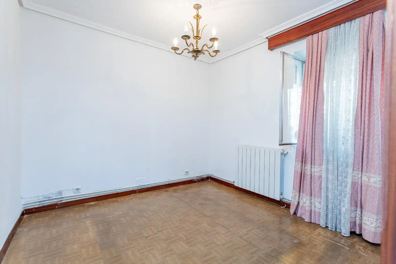 Habitación de Piso en venta en Madrid con Calefacción