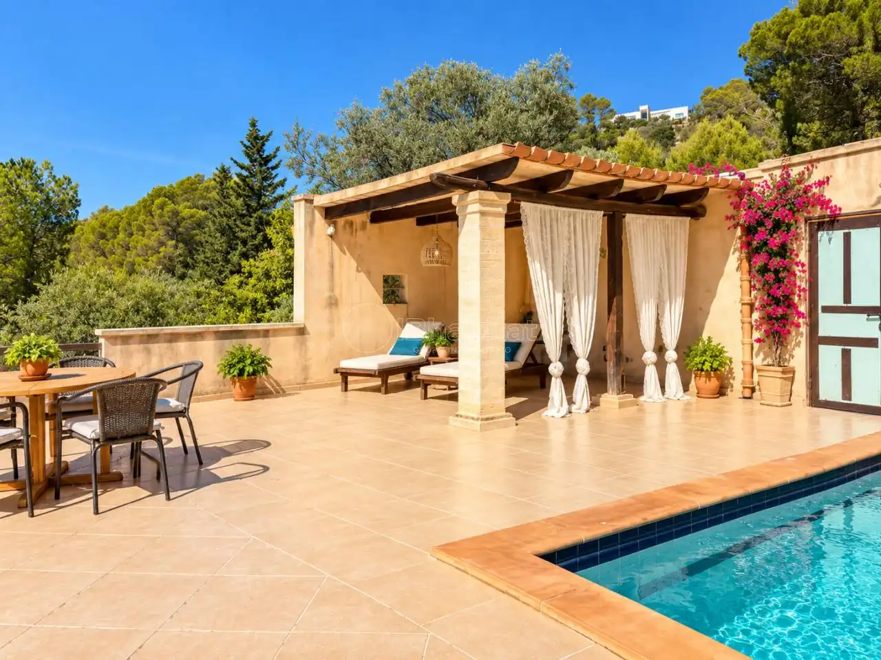 Casa rústica amb piscina en venda a Selva