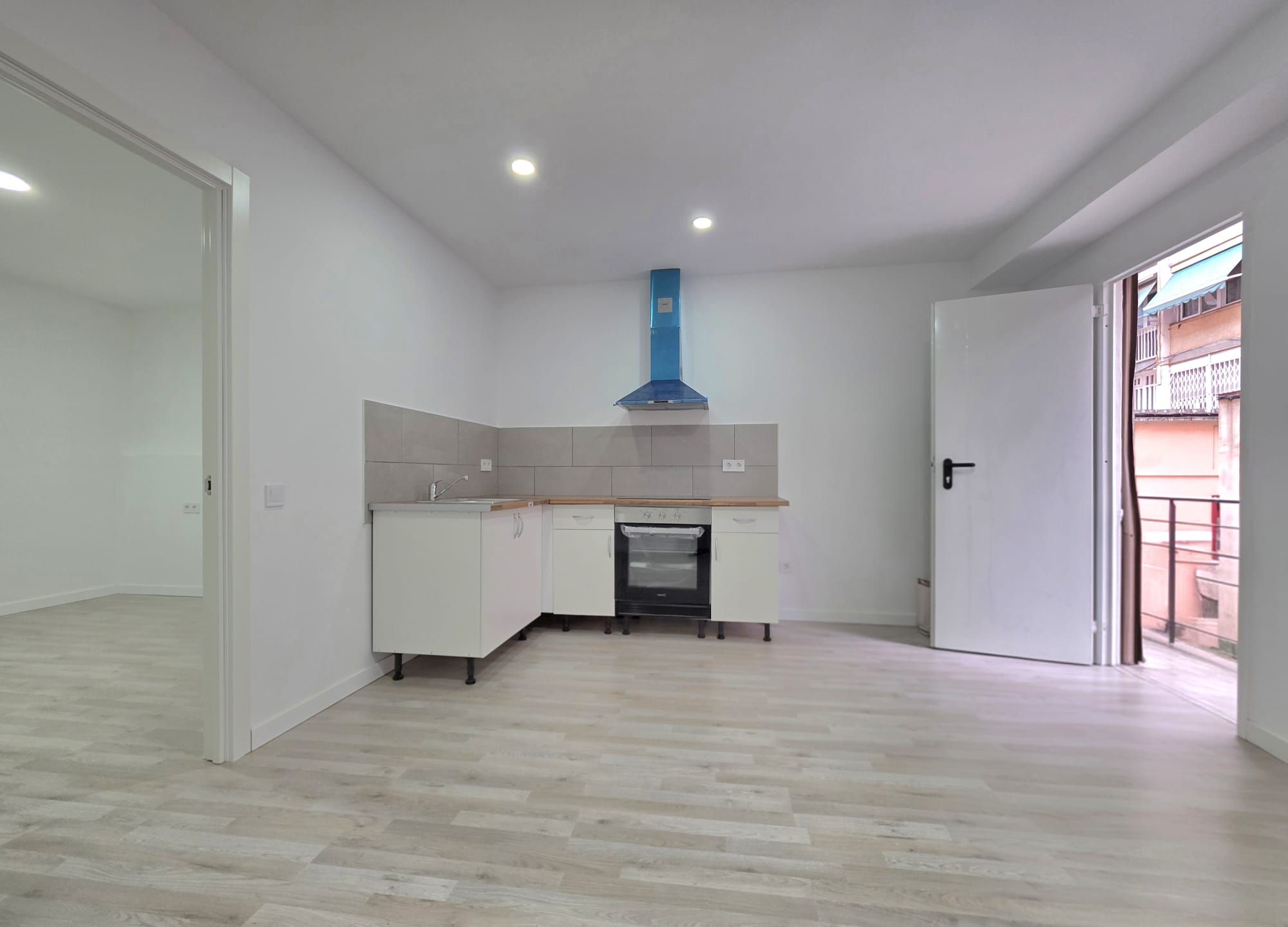 Kitchen of Planta baja for sale in Cornellà de Llobregat