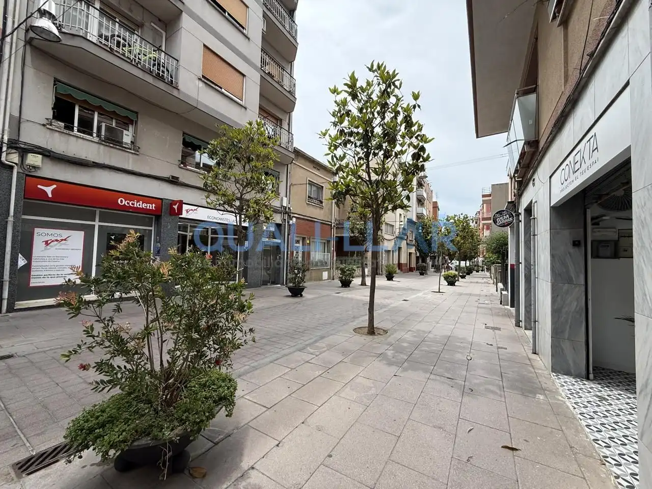 Außenansicht von Geschaftsraum zur Miete in Sant Joan Despí mit Klimaanlage