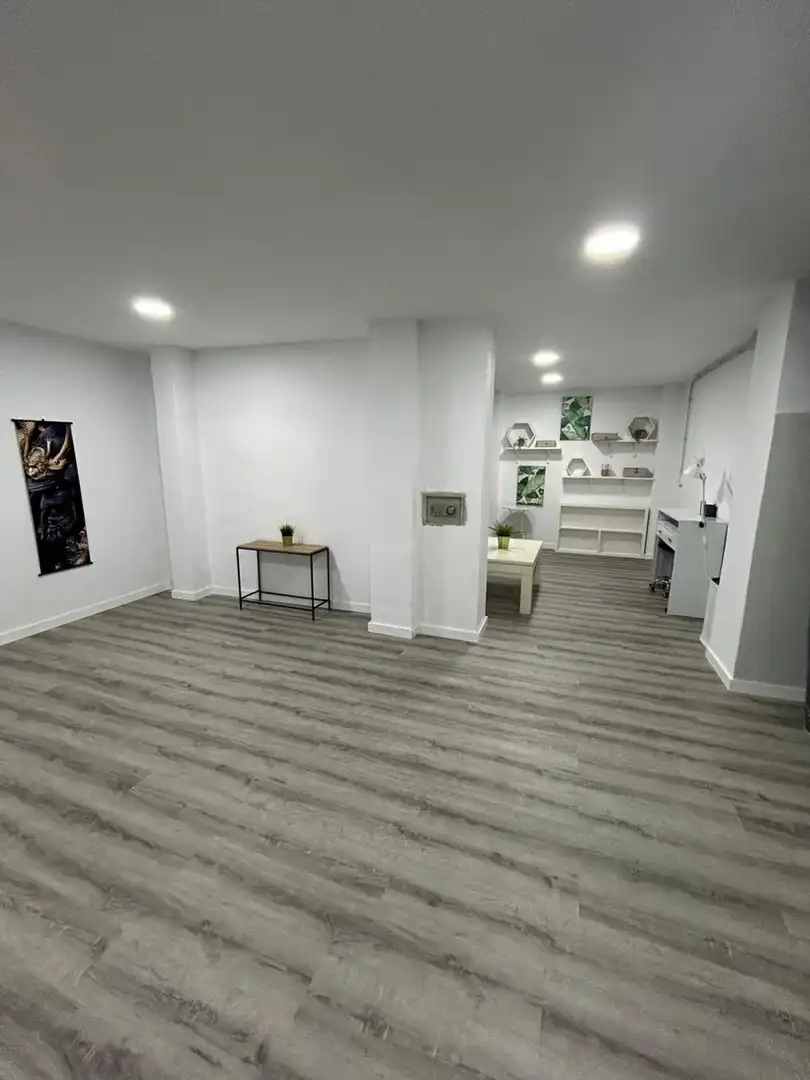 Business premises for sale in Calle Legión Española, imagen 4