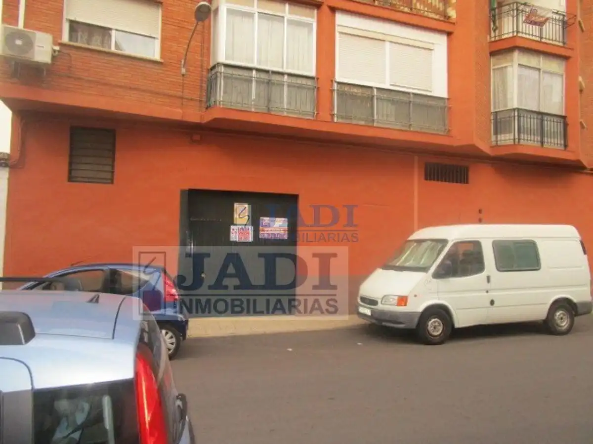 Local comercial en venta en Valdepeñas