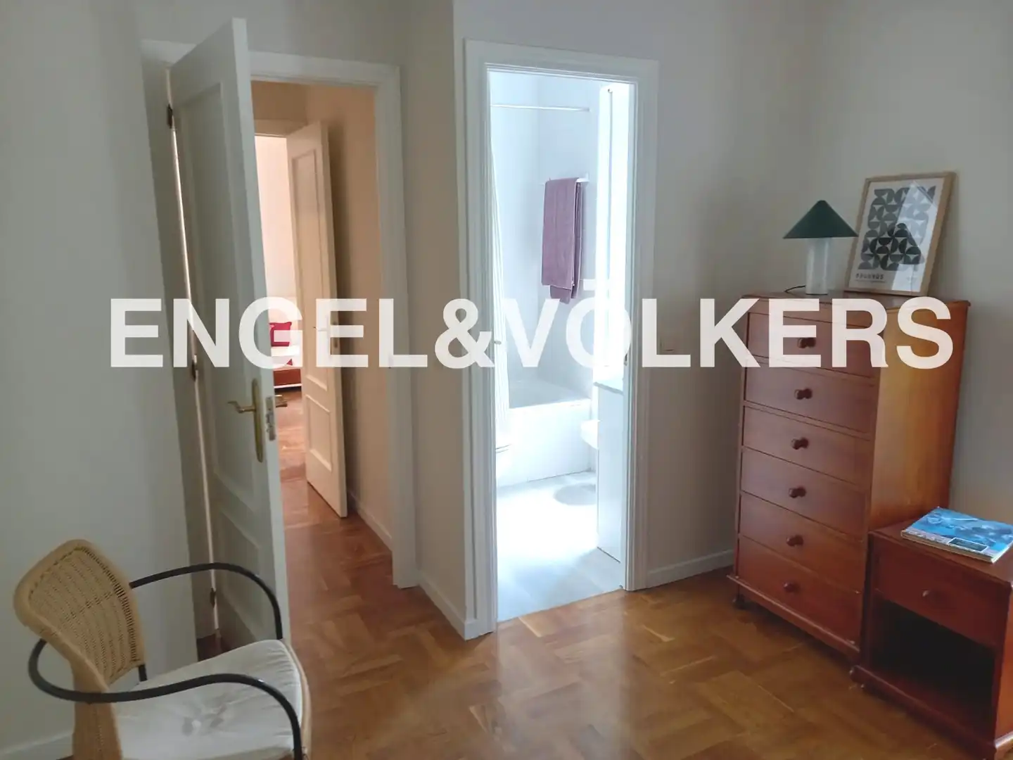 Schlafzimmer von Wohnung zur Miete in Madrid mit Klimaanlage, Heizung und Parkett