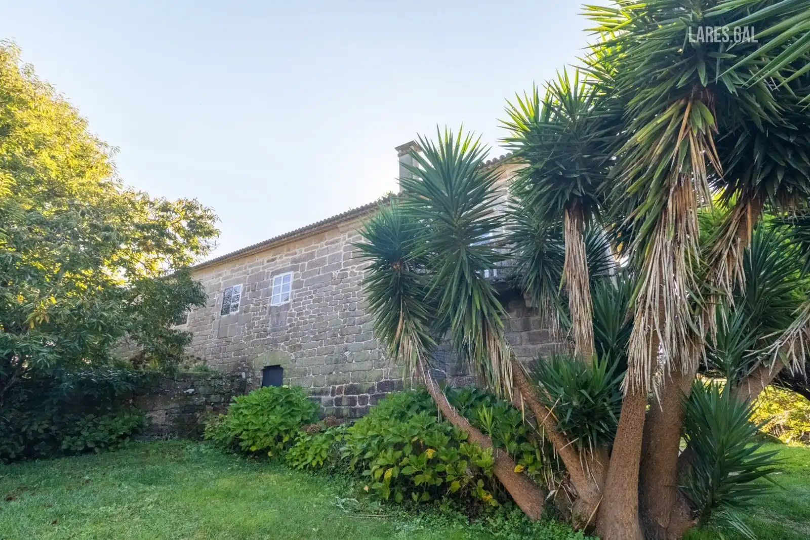 Vista exterior de Edificio en venta en Cangas 