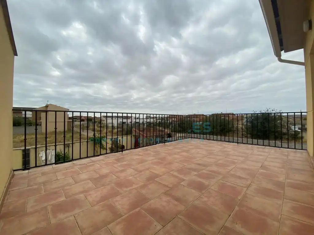 Terrace of Houses for sale in San Mateo de Gállego  with Air Conditioner, Private garden and Terrace