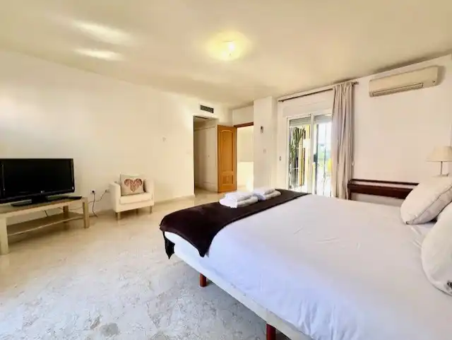 Habitación de Ático en venta en Marbella con Aire acondicionado, Terraza y Trastero