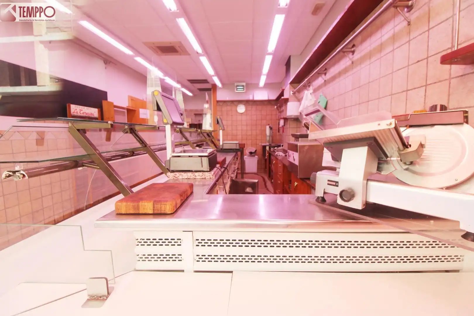 Business premises to rent in Centre